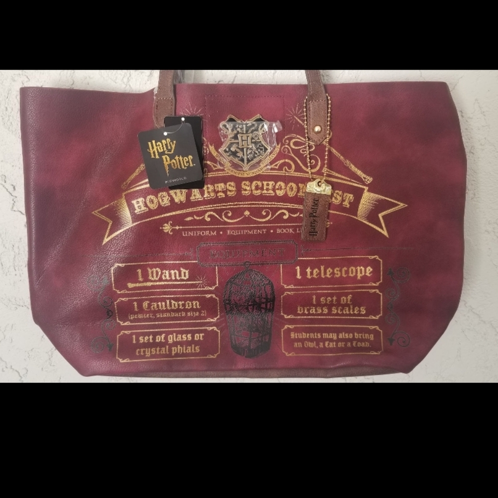 Warner Bros. Harry Potter Maroon and Gold Tote - Picture 3 of 12